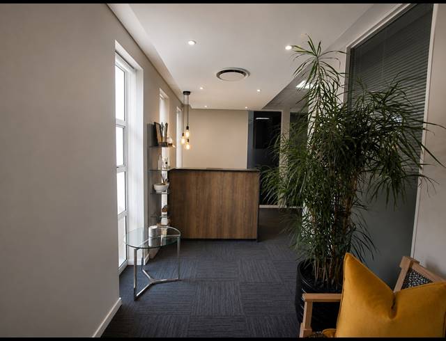 123M² OFFICE FOR SALE IN LONEHILL